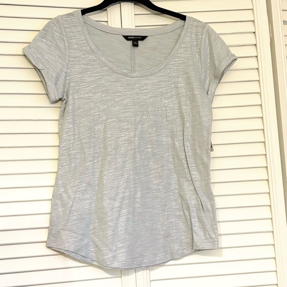 Banana Republic Gray Silver Metallic short Sleeve T-shirt Size XS NWT - Picture 1 of 5